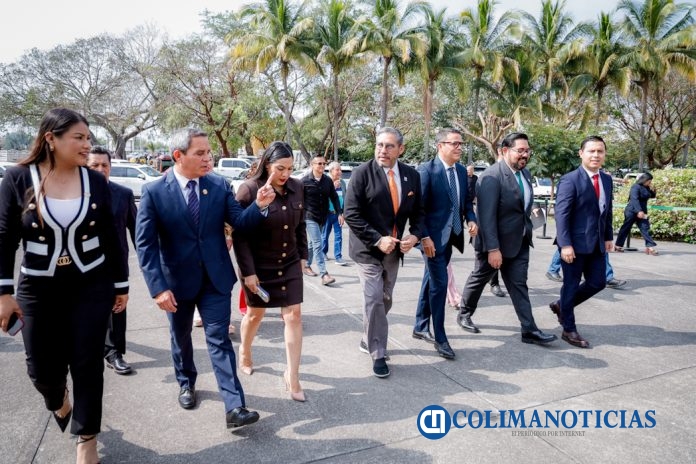 Entrevista con actores políticos y públicos sobre 5 informe UdeC