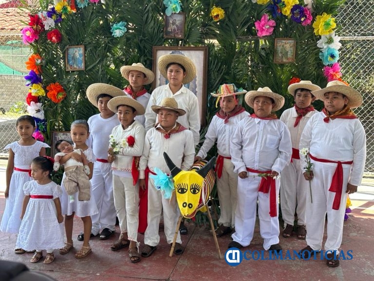 Estudiantes de Danza Escénica participan en el carnaval indígena Paspaques de Suchitlán