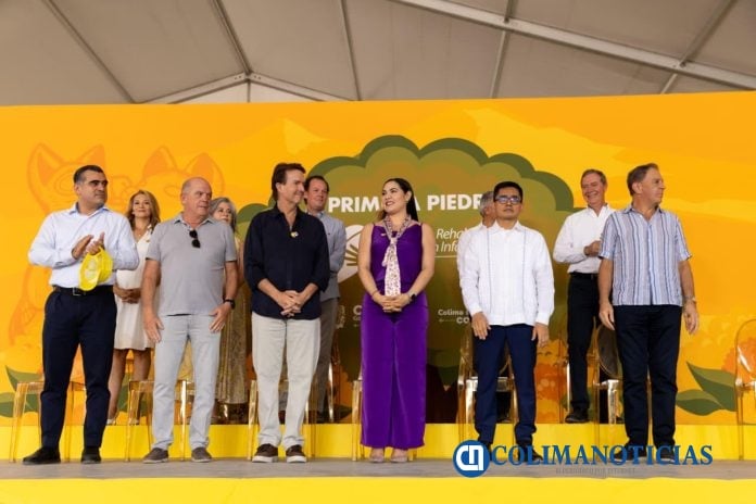Gobernadora Indira Vizcaíno encabeza la colocación de la primera piedra del CRIT Colima