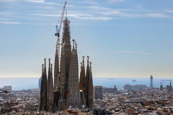 La Sagrada Familia se convierte en la iglesia más alta del mundo