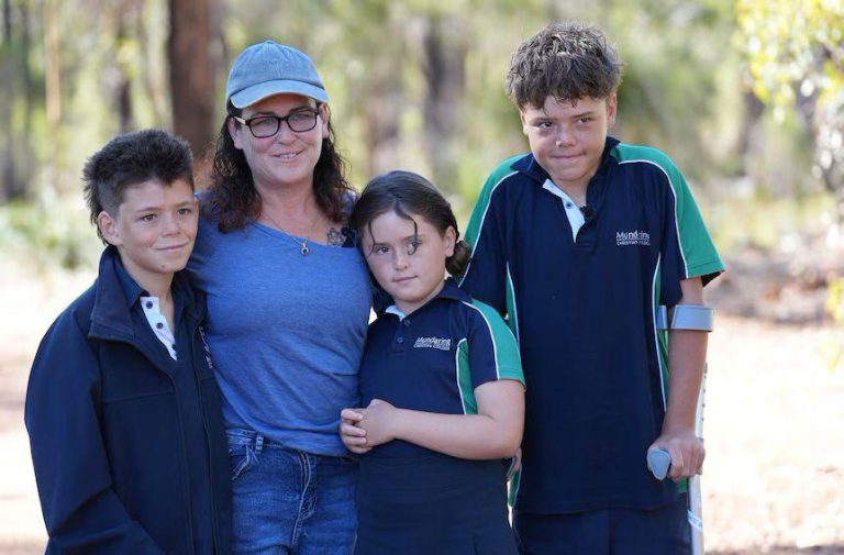 Niño de 13 años nada 4 kilómetros y salva a su familia tras ser arrastrados por el mar en Australia