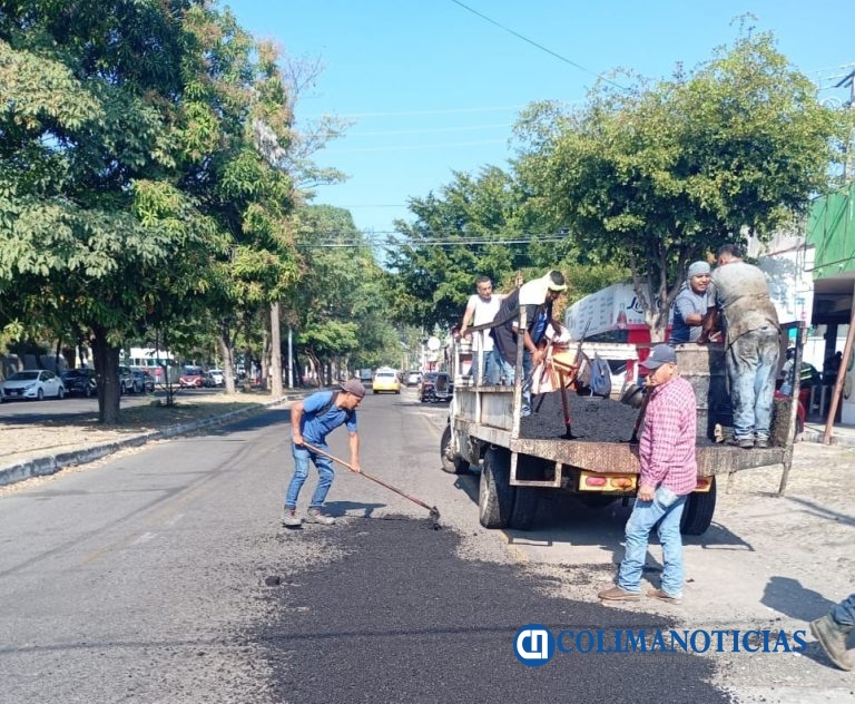 Coloca VdeA 60 toneladas de asfalto por semana con Operación Bacheo