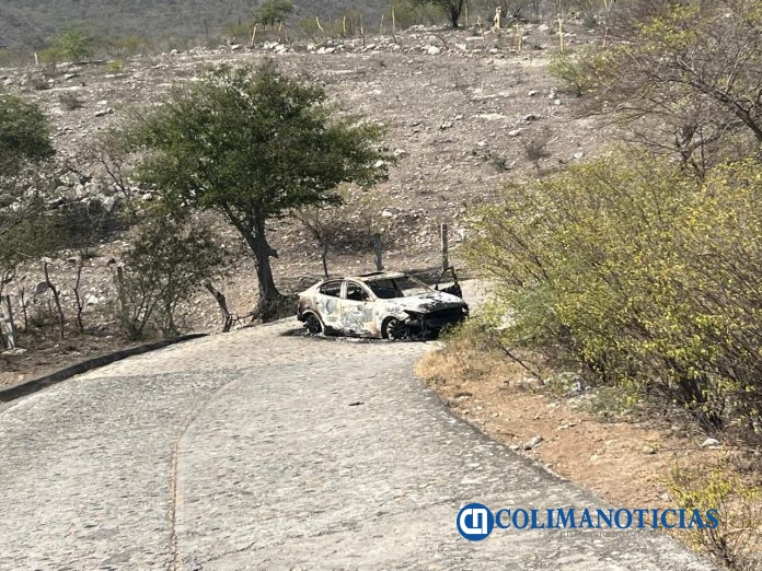 Peregrinos tecomenses se resguardan tras quema de vehículos en su ruta a Talpa (2)