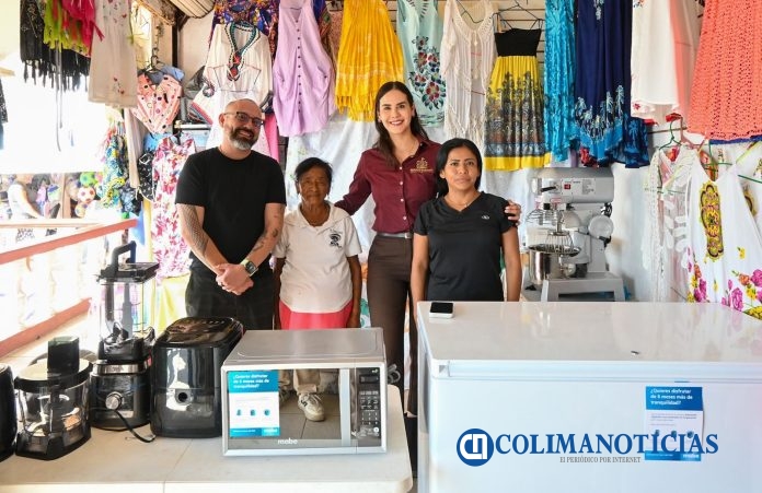 Presidenta Rosi Bayardo respalda a emprendedoras y emprendedores de Manzanillo
