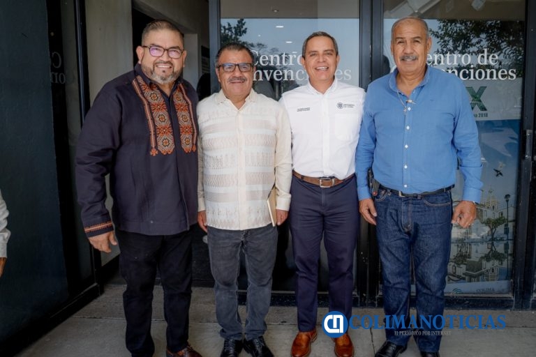 Rector asiste a firma de convenio entre el INEA y Gobierno del Estado de Colima
