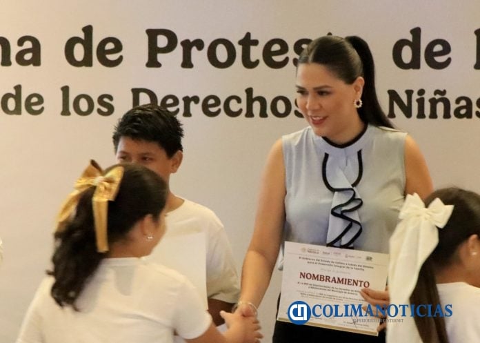 Rinden protesta las y los 50 impulsores de los Derechos de Niñas, Niños y Adolescentes en Colima