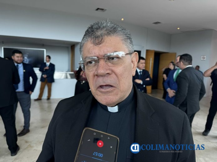 Universidad de Colima, formdora de valores_Padre Hueso_a