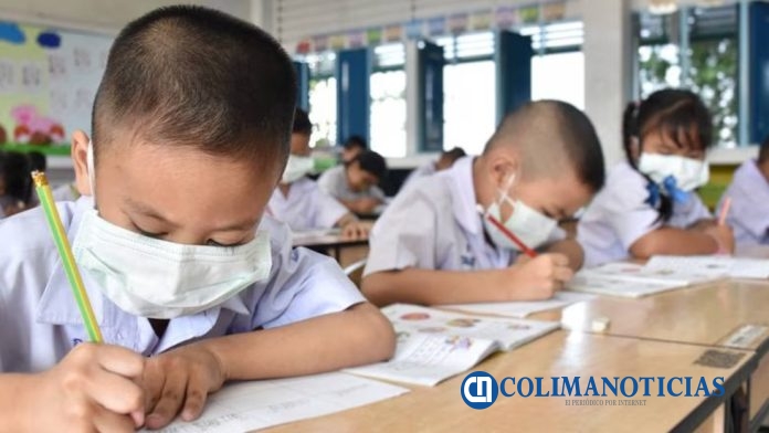ninos-en-la-escuela-con-cubrebocas