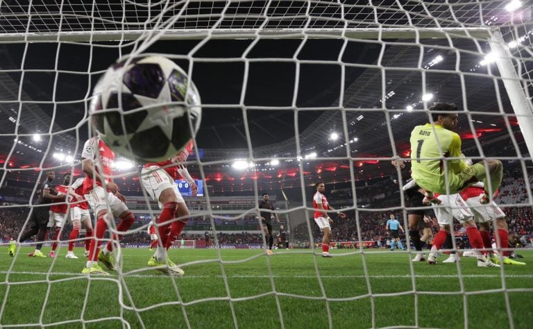 Bayer Leverkusen y Arsenal empataron 1-1 por la ida de octavos de la Champions League