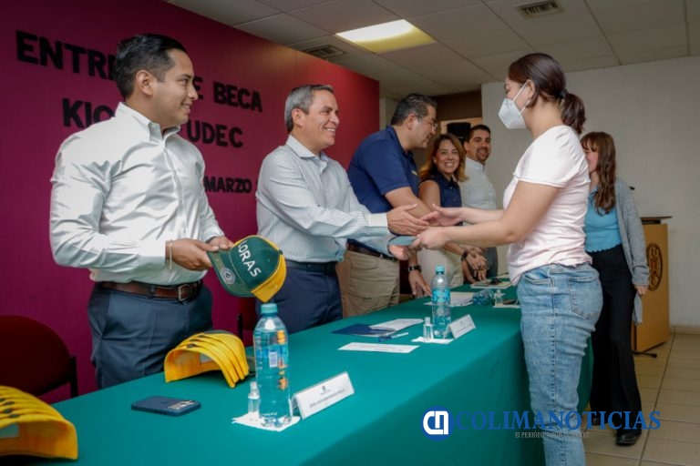 Becas Kiosko-UdeC apoya a 50 estudiantes universitarias