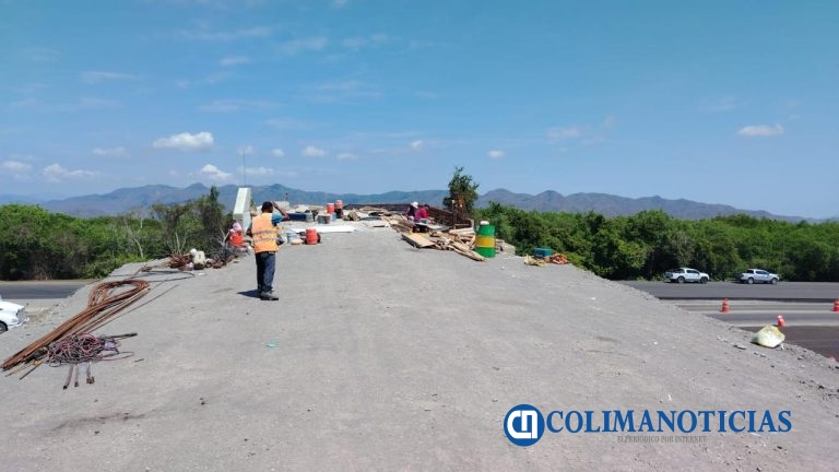 Buenas noticias para salineros y turismo: reanudan obra del Puente Salinero en Cuyutlán