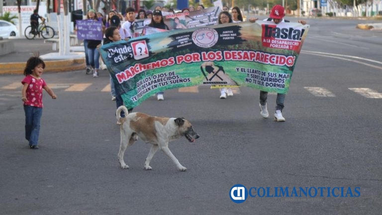 Jóvenes buscadores de Tecomán alzan la voz en el 8M por personas desaparecidas