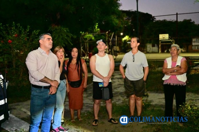 Riult Rivera se reúne con vecinos de Villas del Bosque para escuchar y atender sus necesidades (4)