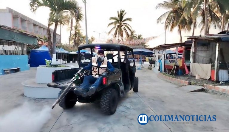Termonebulizan Cuyutlán previo a la llegada de turistas