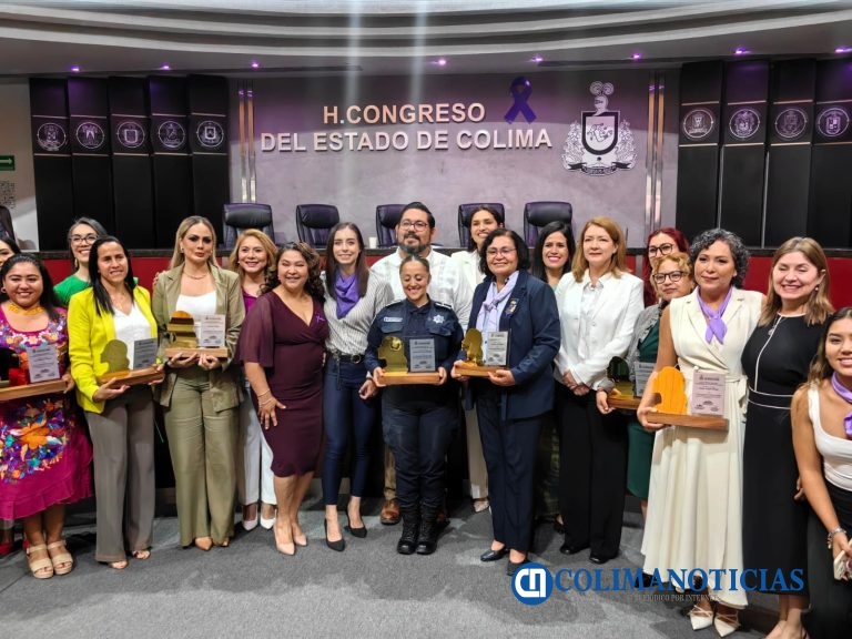 Reconoce H. Congreso del Estado trayectoria de 5 universitarias, 4 con presea y una mención honorífica