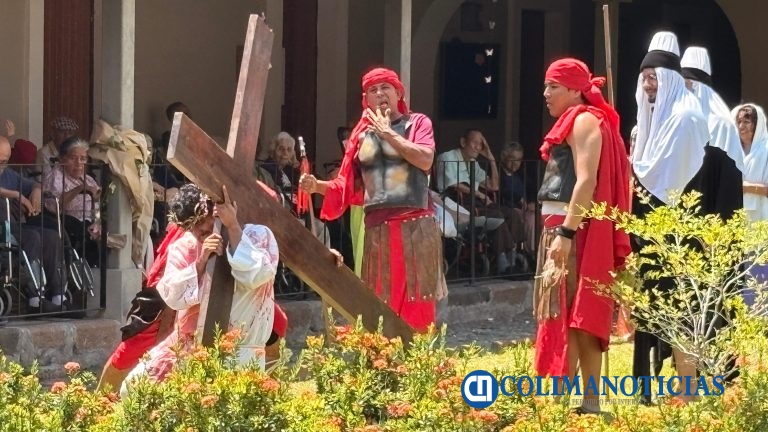 Casa del Adulto Mayor “La Armonía” realizan Viacrucis incluyente