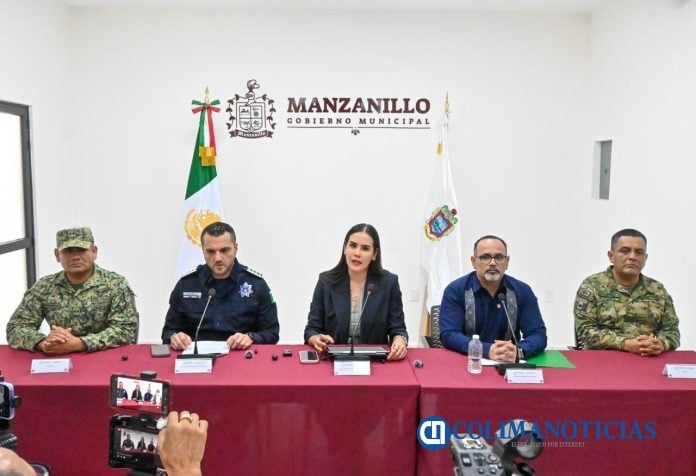 FGE detiene a 8 elementos de la Policía Municipal de Manzanillo por presuntos vínculos con la delincuencia organizada