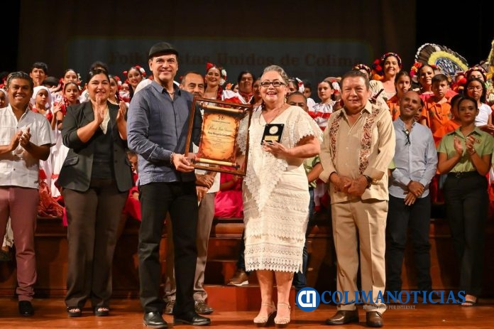Folkloristas Unidos de Colima celebra 10° aniversario ante un teatro Hidalgo lleno (3)