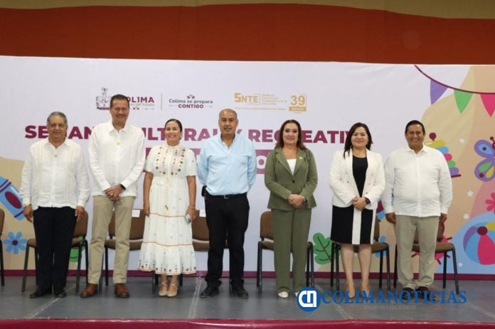 Gobierno de Indira Vizcaíno reconoce la labor de educadoras colimenses