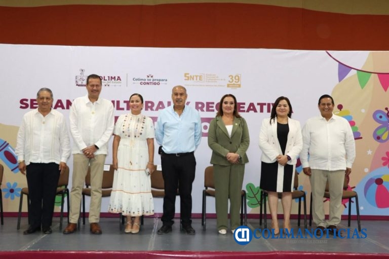 Gobierno de Indira Vizcaíno reconoce la labor de educadoras colimenses