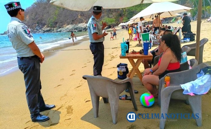 Guardia Nacional realiza acciones de proximidad social para reforzar la seguridad en playas de Manzanillo (4)