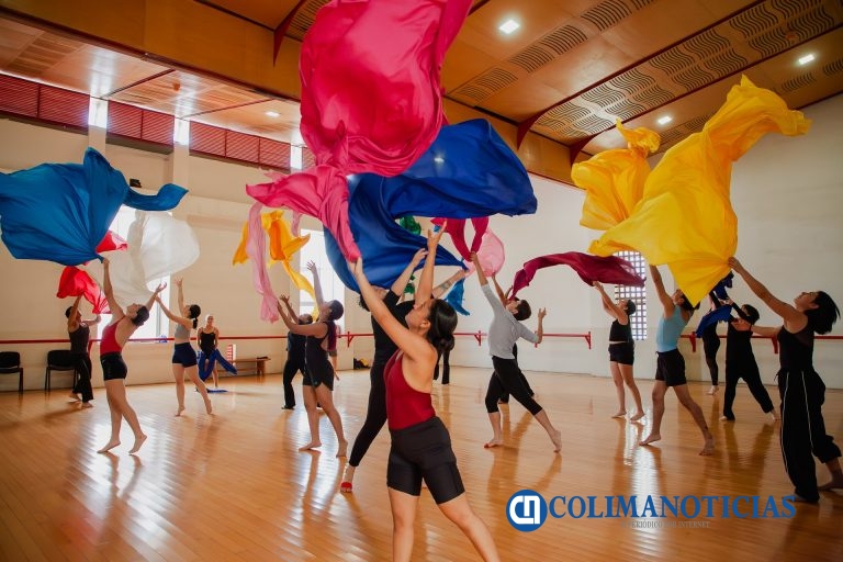 Invita Univerdanza a un “Viaje a  tierra clara”, en el Teatro Universitario