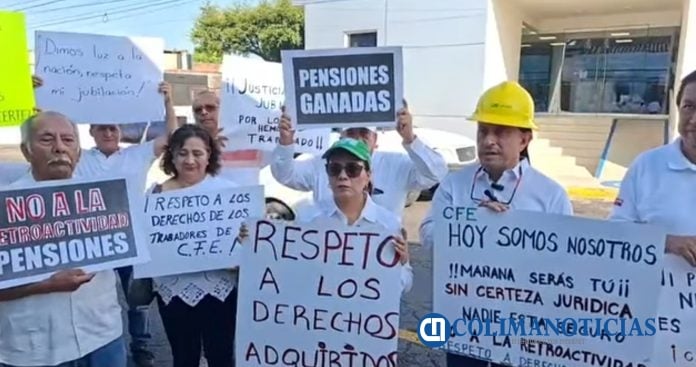 Jubilados de CFE en Colima dicen No a reforma que afecta a sus pensiones