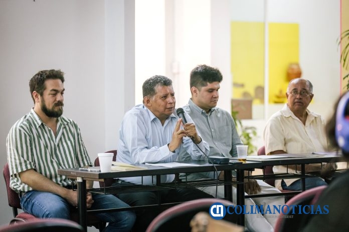 Presentan Andanzas por la costa del Pacífico_Daniel