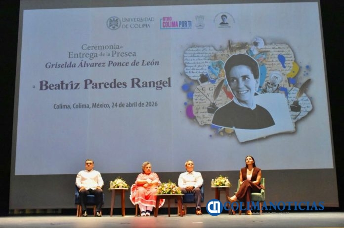 Recibe Beatriz Paredes presea en Colima por su destacada labor política (2)