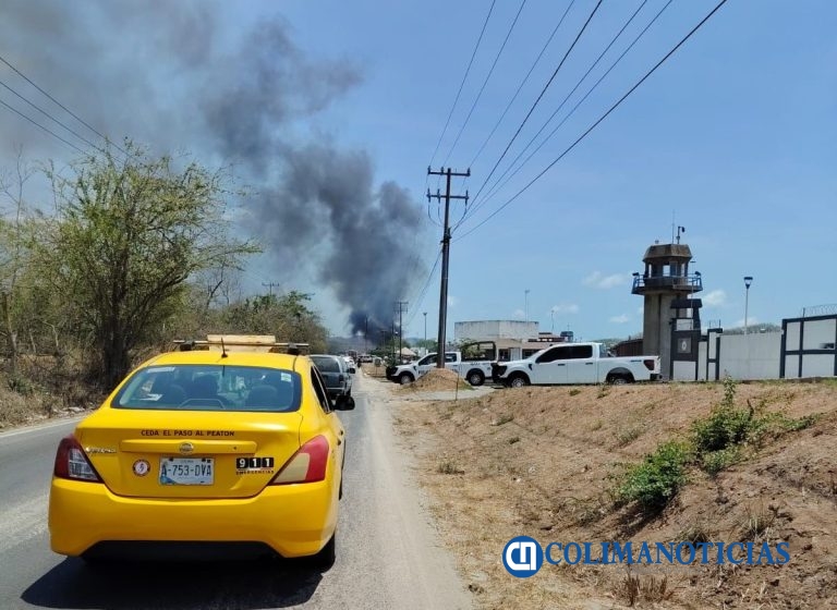 Se incendian dos viviendas por la carretera a Chandiablo en Manzanillo