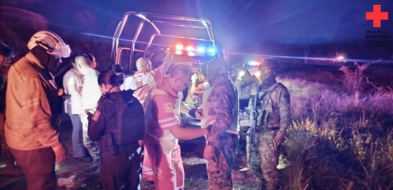 Sufre accidente patrulla de la SEMAR, en la carretera libre Manzanillo-Armería