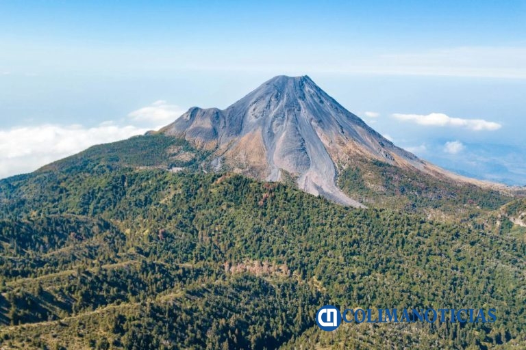 Volcán de Fuego sigue estable y con baja actividad: UEPC Colima