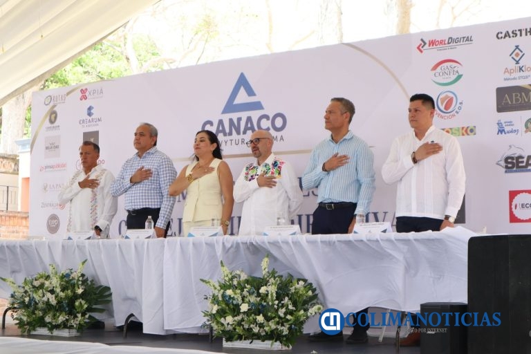 UdeC fortalece alianzas con sector empresarial en la Toma de Protesta de CANACO SERVYTUR Colima