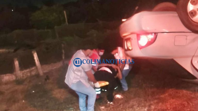 Vuelca vehículo en el libramiento Rubén Tello; un hombre resulta lesionado