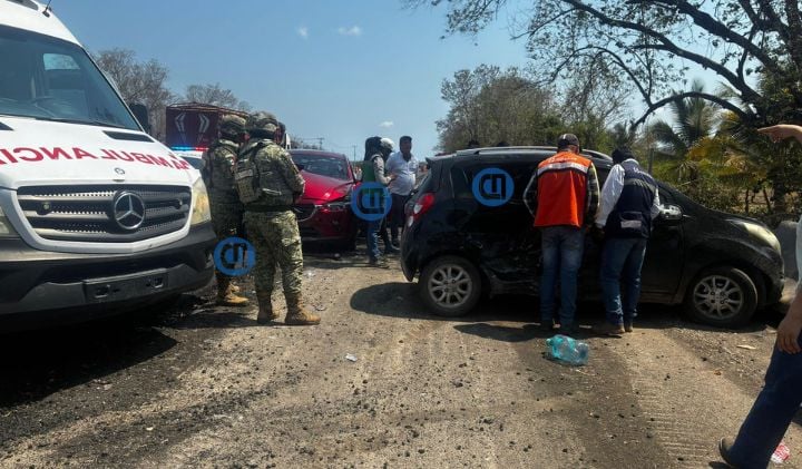 Aparatoso accidente en la autopista Colima–Manzanillo deja cuatro lesionados, entre ellos dos menores