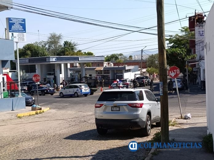 Asaltan la Gasolina de la avenida Maclovio Herrera en Colima