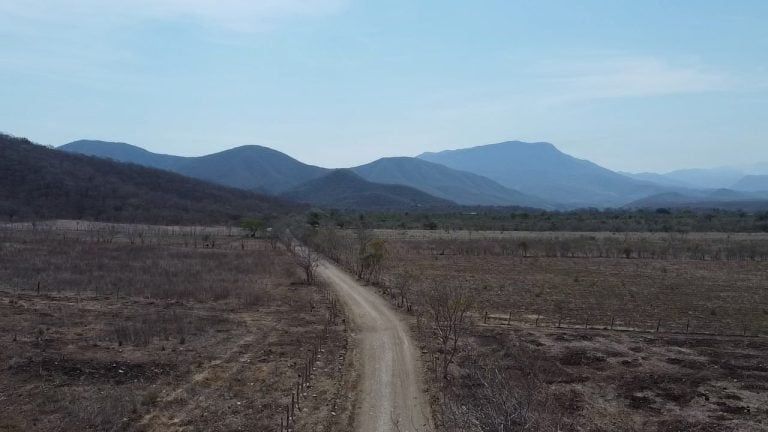 Gobierno del Estado de Colima entrega rehabilitación de caminos sacacosechas en Ixtlahuacán