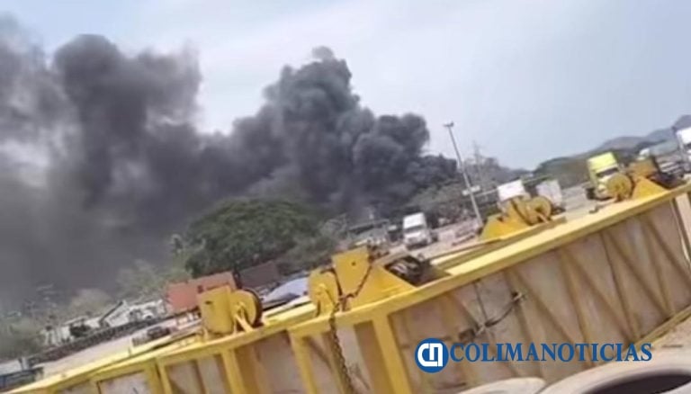 Reportan incendio en un patio de Contenedores de El Colomo