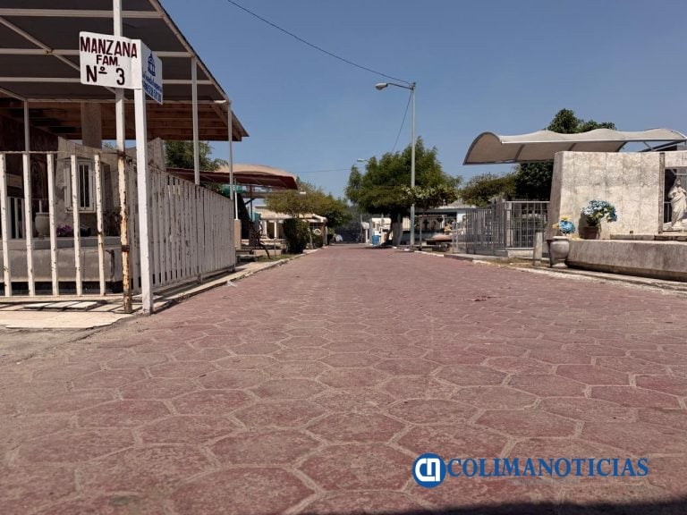 Denuncian uso indebido del panteón en Tecomán; lo utilizan para tirar bolsas con ropa
