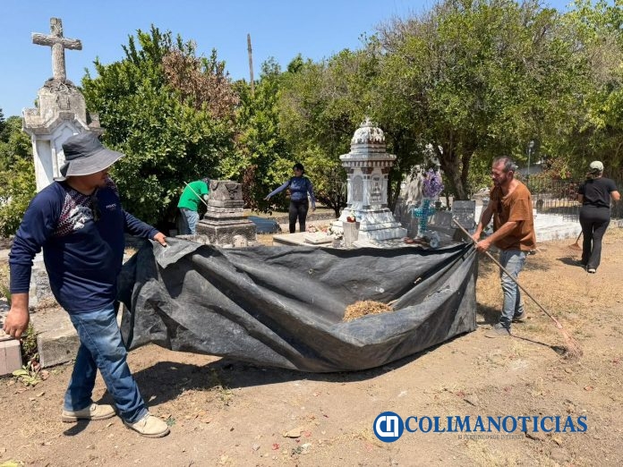 Durante puente vacacional, Gobierno de Riult Rivera realiza brigadas de limpieza y mantenimiento en el Panteón Municipal (4)