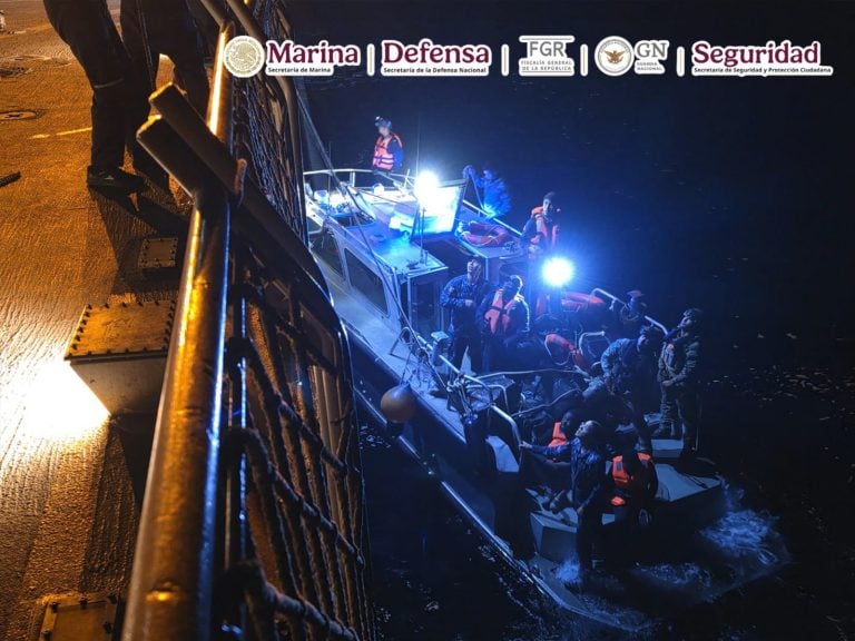 En aguas del Océano Pacífico, Marina asegura 63 bultos de presunta cocaína