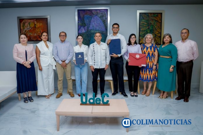 Entrega de títulos de doble grado