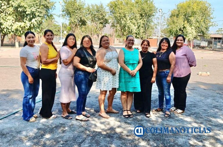 Exigen padres techumbre en secundaria Adalberto Torres Gaytán ante intenso calor