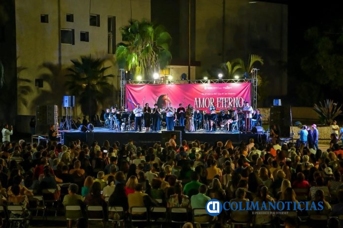 Exitoso concierto gratuito ofreció gobierno de Indira Vizcaíno a las madres colimenses