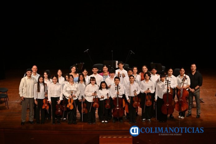 Gobierno de Indira Vizcaíno celebra a la niñez colimense con concierto especial en el teatro Hidalgo (3)