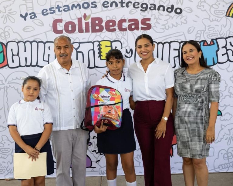 Gobierno del Estado continuó la entrega de ColiBecas Mochilas, Útiles y Uniformes a 149 estudiantes del municipio de Colima