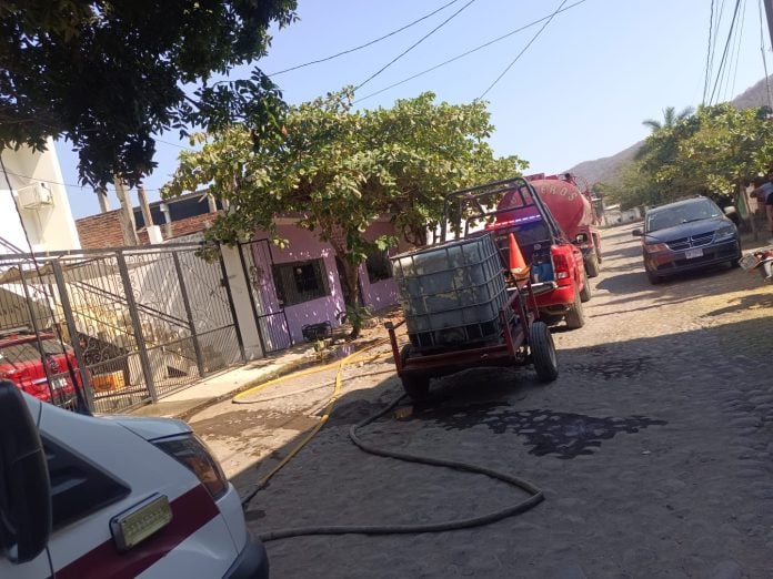 Incendio en vivienda de Armería deja solo daños materiales