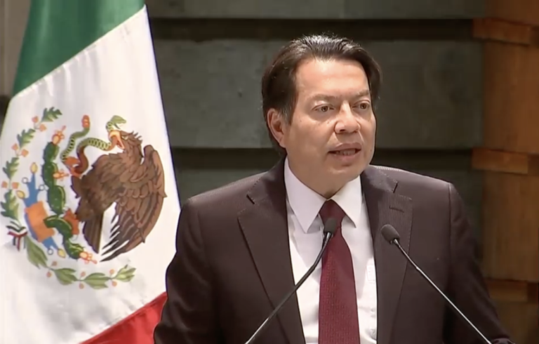 SEP anuncia aumento salarial de 9% para maestros