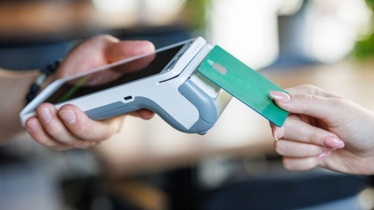 Aumenta la morosidad bancaria en México a 2.2% impulsada por inflación y tasas elevadas