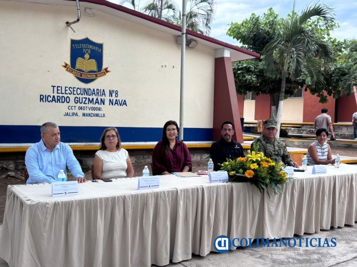 Personal Naval participa en la creación de la banda de guerra de Telesecundaria en Manzanillo, Colima (2)
